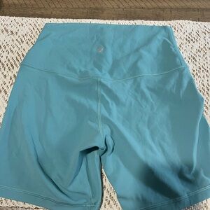 LULULEMON ALIGN SHORTS 6 inch seam